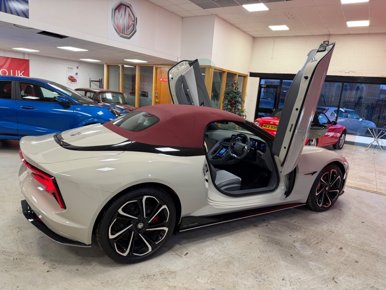 2025 MG Motor UK Cyberster